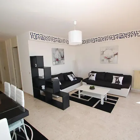 95c - 2p Terrasse Vue Et Parking *